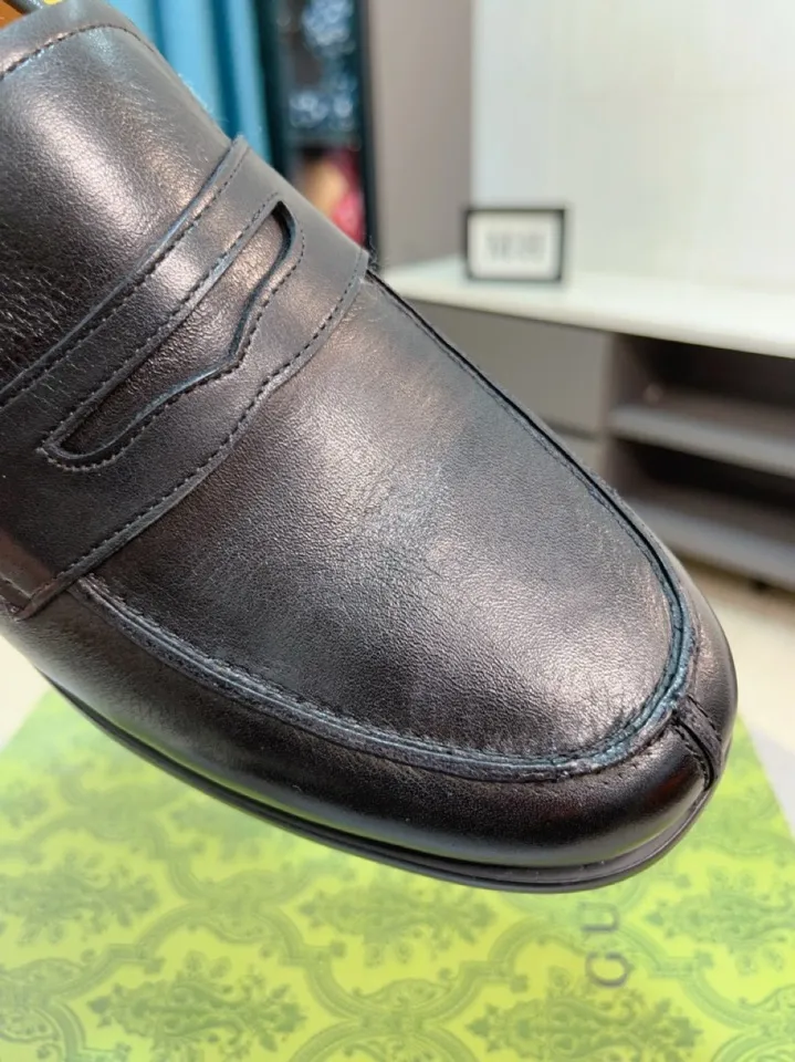 Men's shoes 💰500🌹🌹Niuli [GUCCI Gucci] A new style of formal men's leather shoes is coming~ The original quality upper is made of patent leather imported from Italy, the leather is soft and delicate, comfortable and soft first-layer cowhide lining, rubber wear-resistant outsole, the shoe shape is dignified and domineering, and the luxury charm cannot be concealed! The natural and free nouveau riche leads the trend. Code number: 38-44